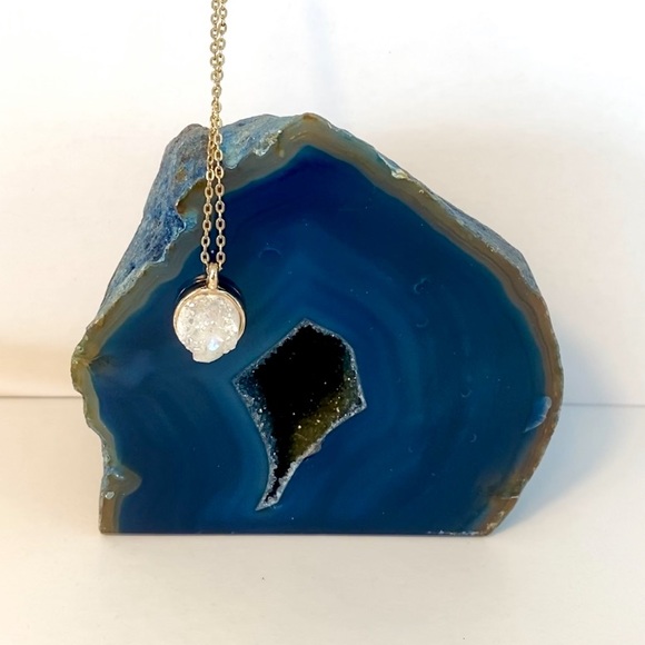 white crystal druzy necklace - Picture 2 of 7